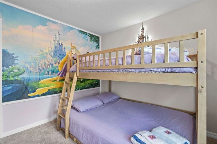 Image No.25-5 Bed Townhouse for sale