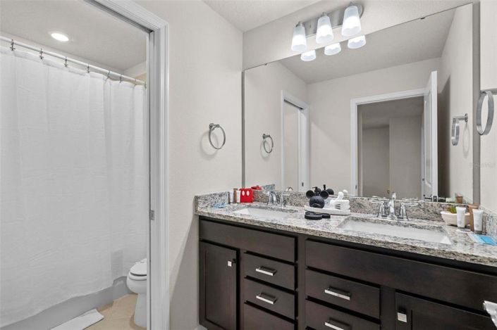 Image No.37-5 Bed Townhouse for sale