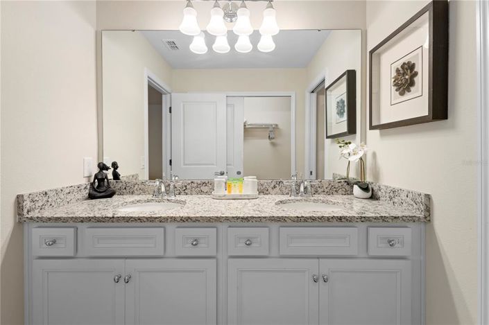 Image No.30-5 Bed Townhouse for sale