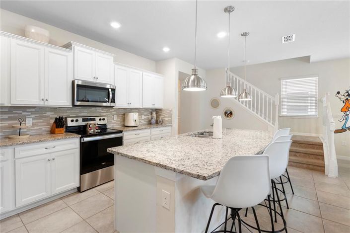 Image No.7-5 Bed Townhouse for sale