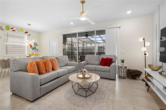 Image No.9-5 Bed Townhouse for sale