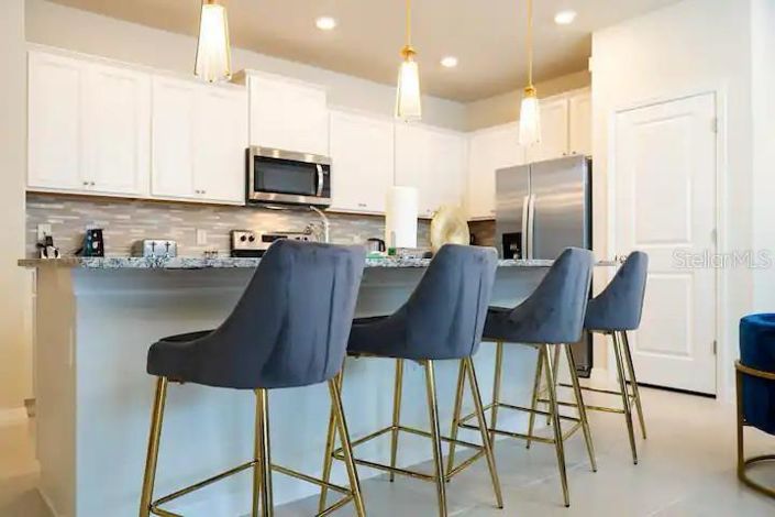 Image No.12-5 Bed Townhouse for sale