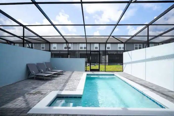 Image No.23-5 Bed Townhouse for sale