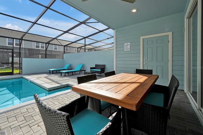 Image No.26-5 Bed Townhouse for sale