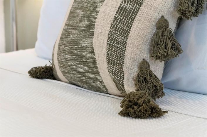 Image No.33-5 Bed Townhouse for sale