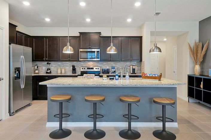 Image No.9-5 Bed Townhouse for sale