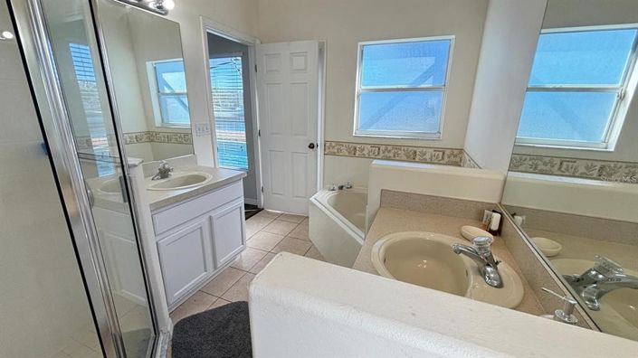 Image No.5-3 Bed Property for sale