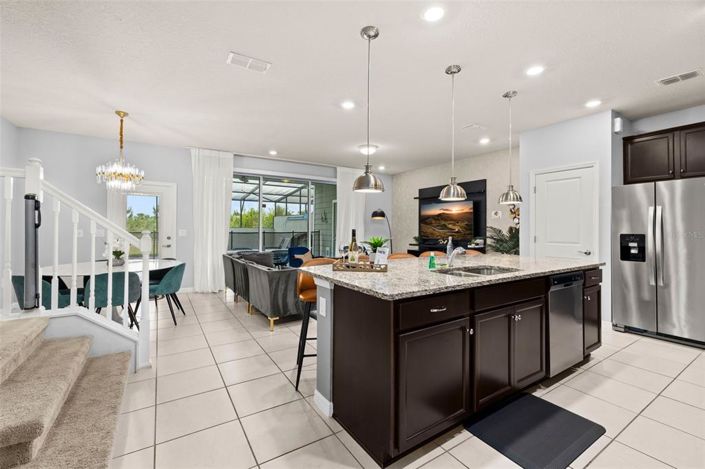 Image No.8-5 Bed Townhouse for sale