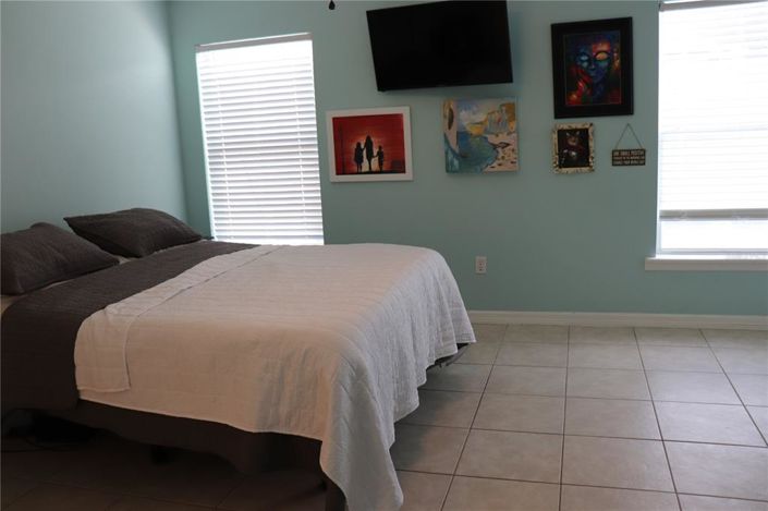 Image No.36-5 Bed Property for sale