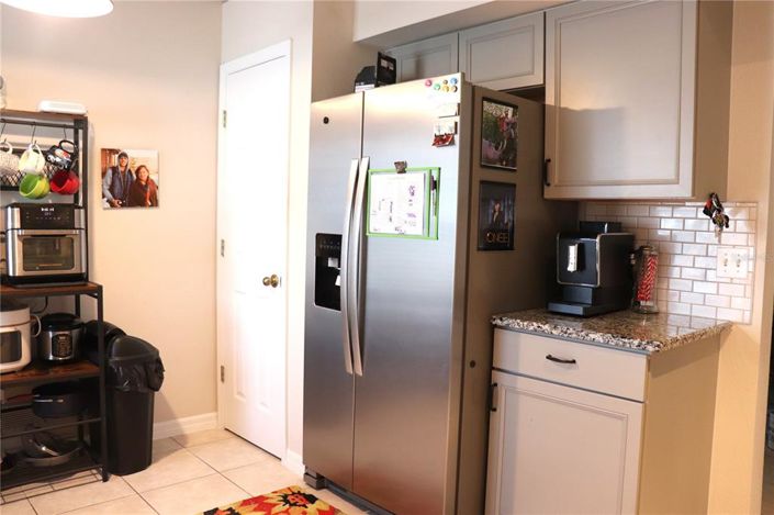 Image No.8-5 Bed Property for sale