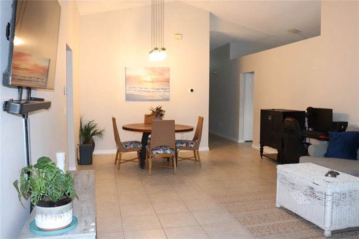 Image No.9-5 Bed Property for sale