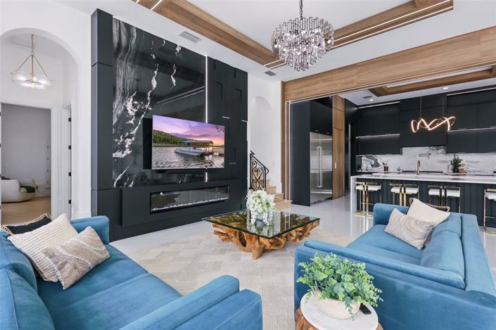 Image No.21-5 Bed Property for sale