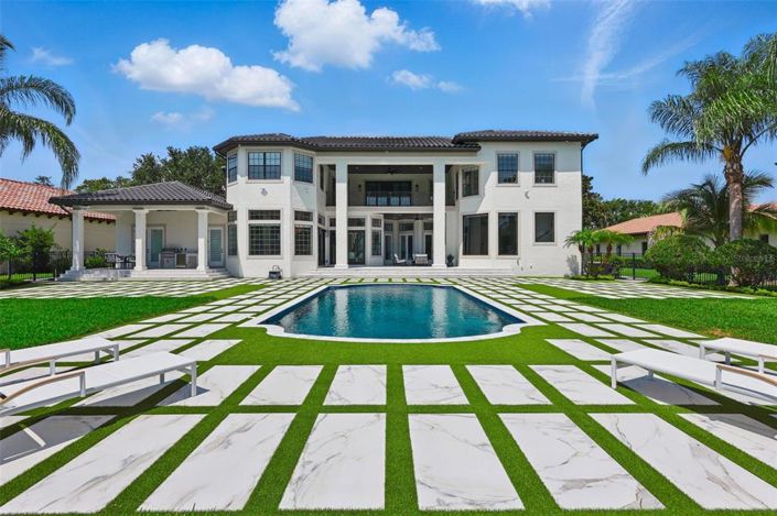 Image No.54-5 Bed Property for sale