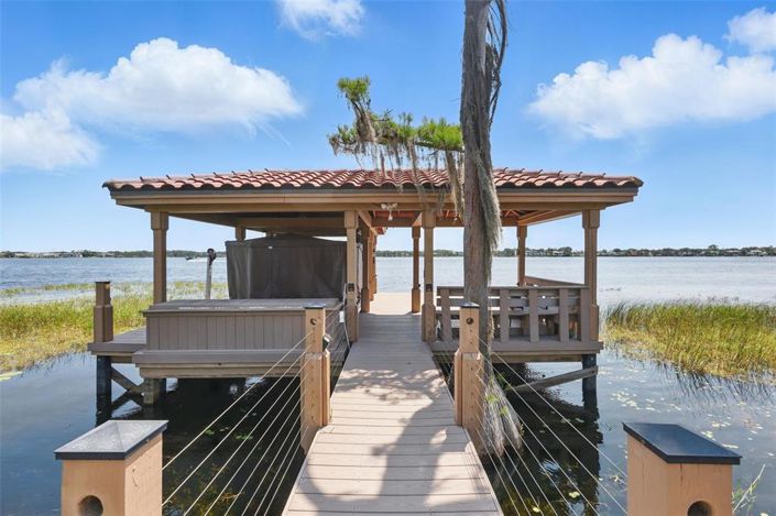 Image No.55-5 Bed Property for sale