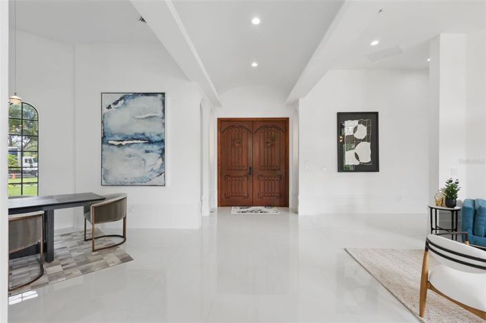 Image No.7-5 Bed Property for sale