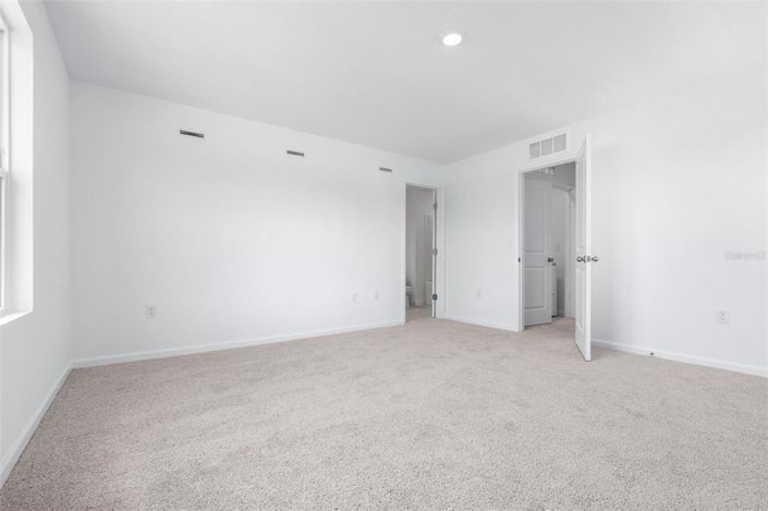 Image No.16-3 Bed Townhouse for sale