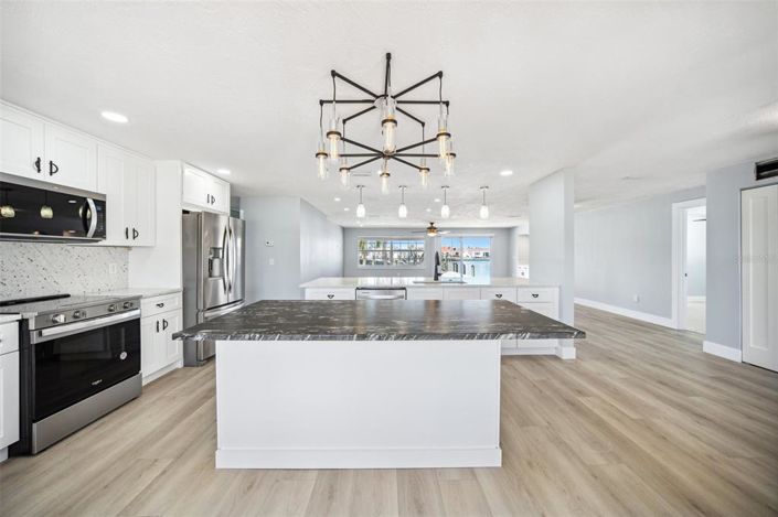 Image No.10-3 Bed Property for sale