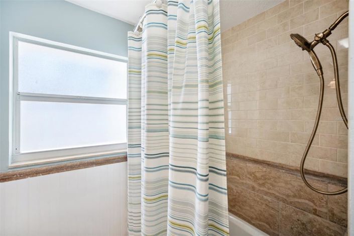 Image No.37-3 Bed Property for sale