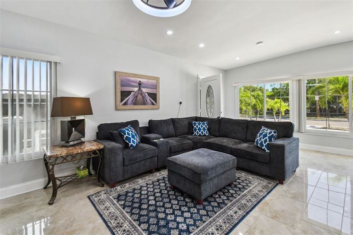 Image No.15-3 Bed Property for sale