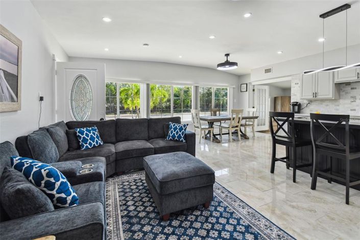 Image No.16-3 Bed Property for sale