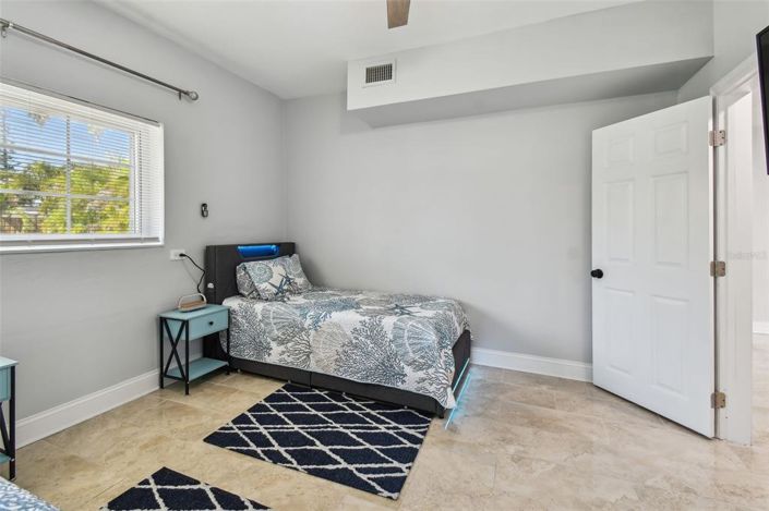 Image No.30-3 Bed Property for sale