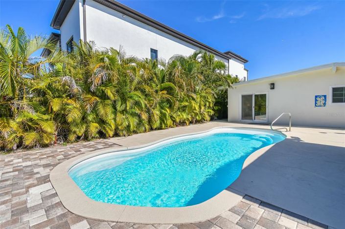 Image No.36-3 Bed Property for sale