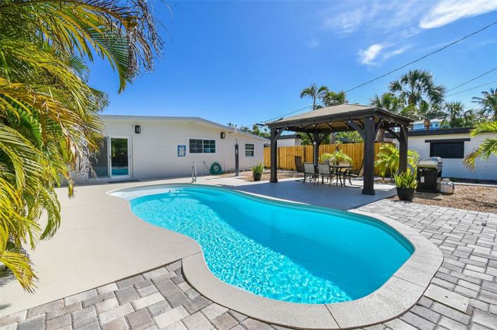 Image No.38-3 Bed Property for sale