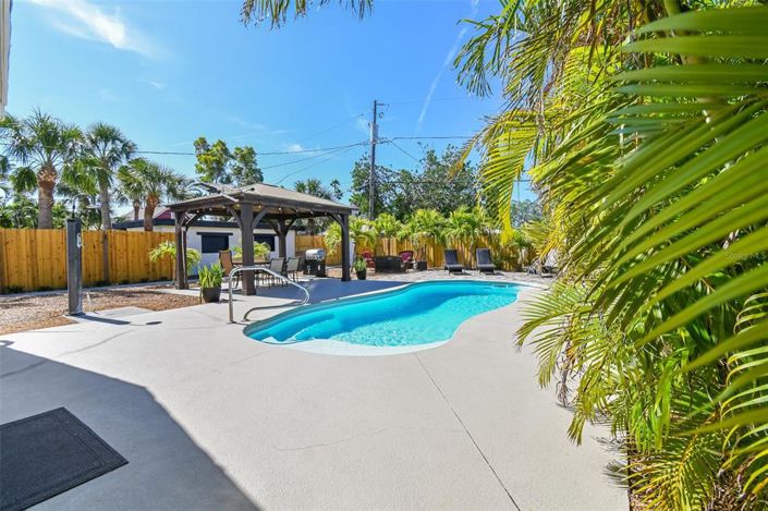 Image No.44-3 Bed Property for sale