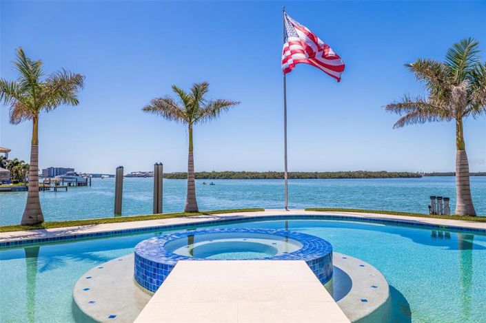 Image No.11-5 Bed Property for sale