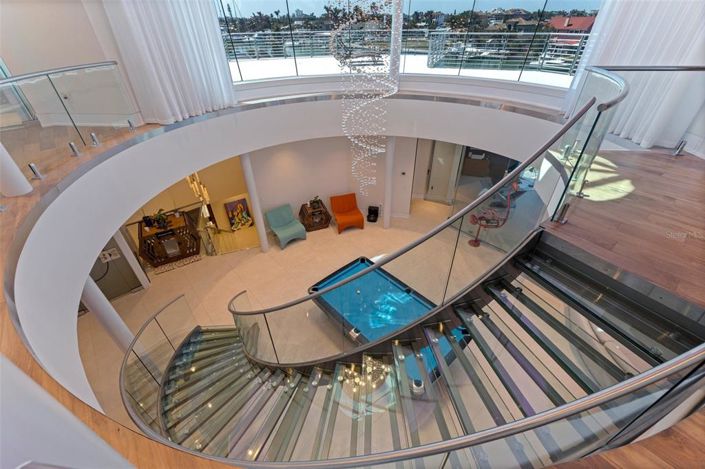 Image No.30-5 Bed Property for sale