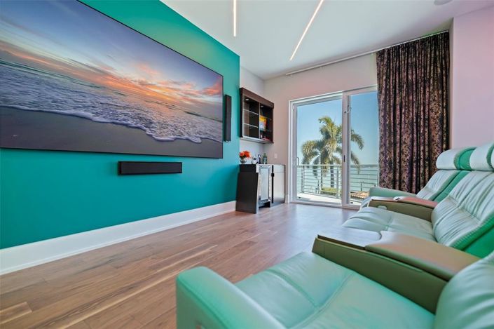 Image No.37-5 Bed Property for sale