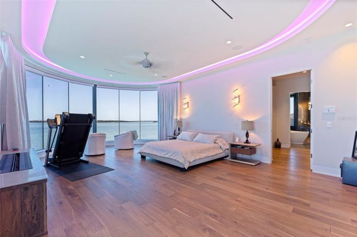 Image No.45-5 Bed Property for sale