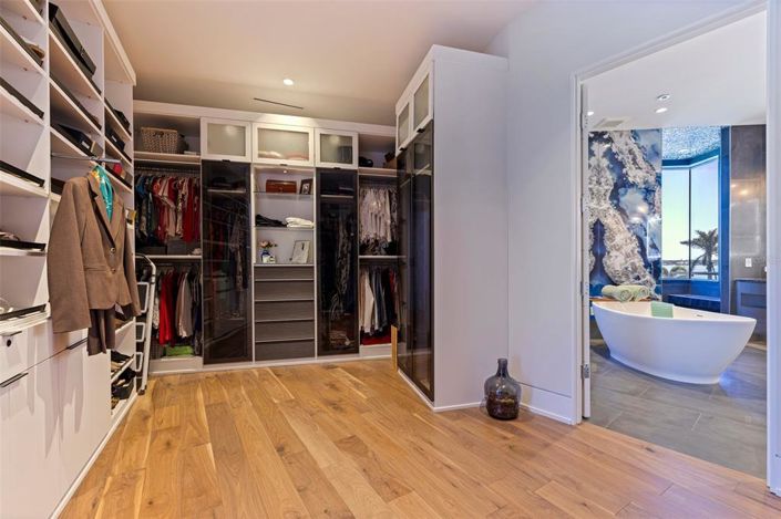 Image No.47-5 Bed Property for sale