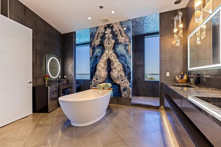 Image No.49-5 Bed Property for sale