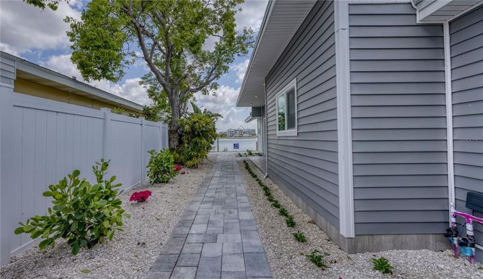 Image No.4-2 Bed Property for sale