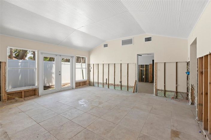 Image No.13-3 Bed Property for sale