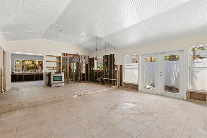 Image No.15-3 Bed Property for sale