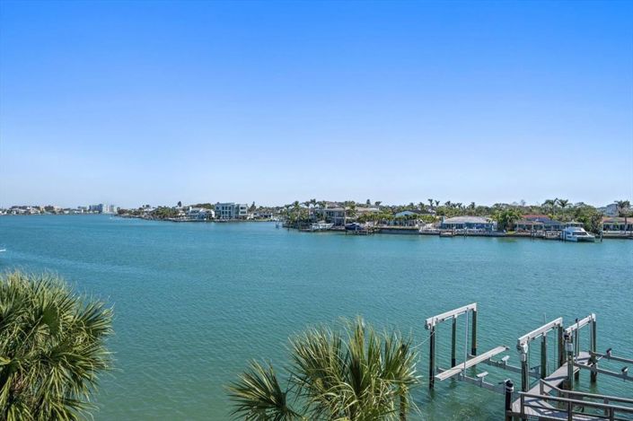 Image No.27-3 Bed Townhouse for sale