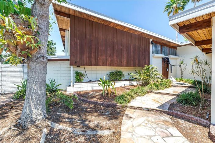 Image No.15-4 Bed Property for sale