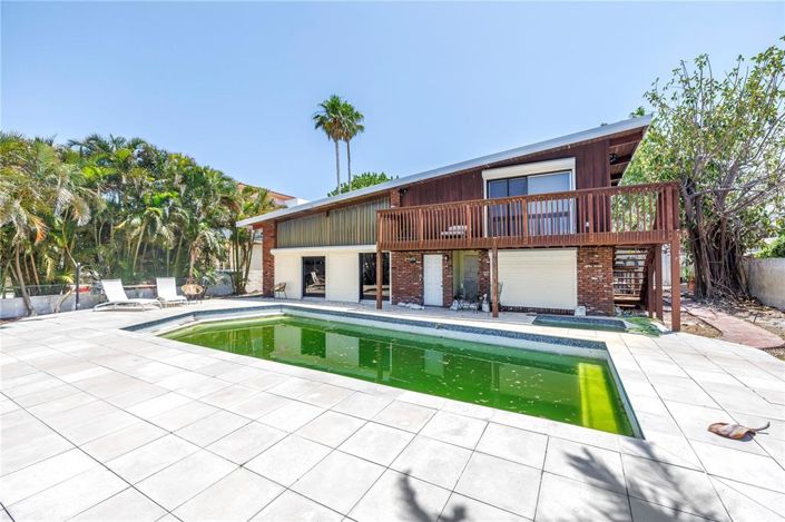 Image No.22-4 Bed Property for sale