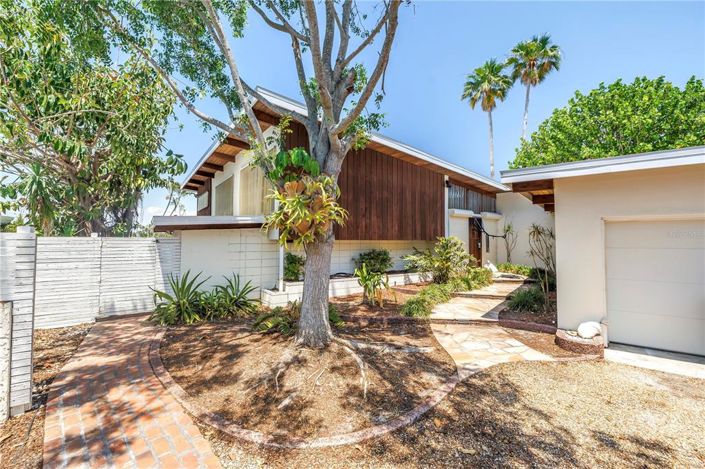 Image No.26-4 Bed Property for sale