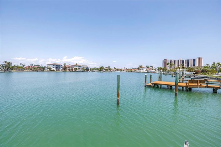 Image No.4-4 Bed Property for sale