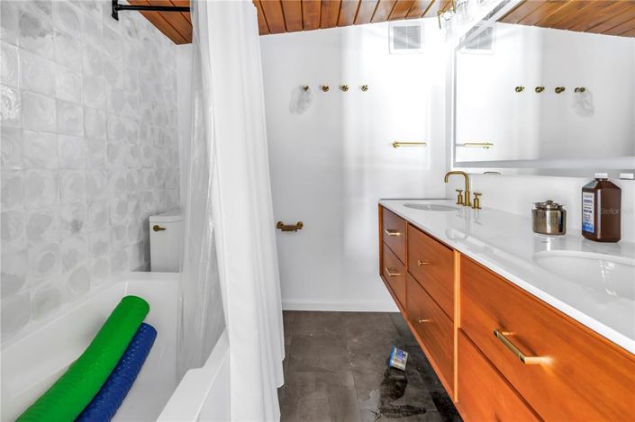 Image No.40-4 Bed Property for sale