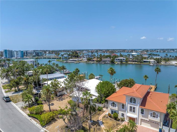 Image No.55-4 Bed Property for sale