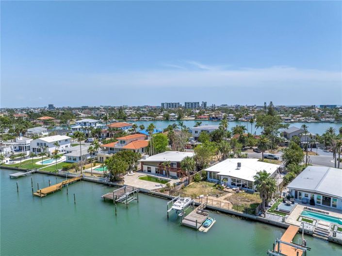 Image No.58-4 Bed Property for sale