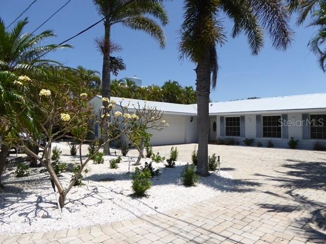Image No.1-4 Bed Property for sale