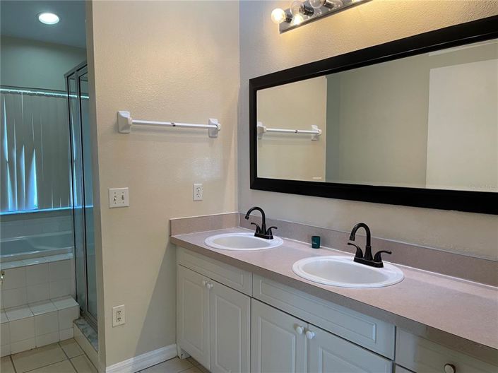 Image No.12-3 Bed Townhouse for sale