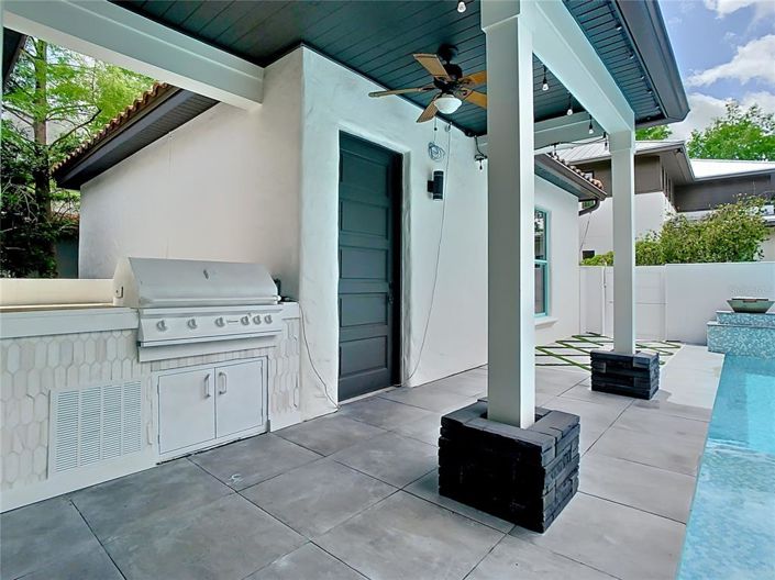 Image No.12-4 Bed Property for sale