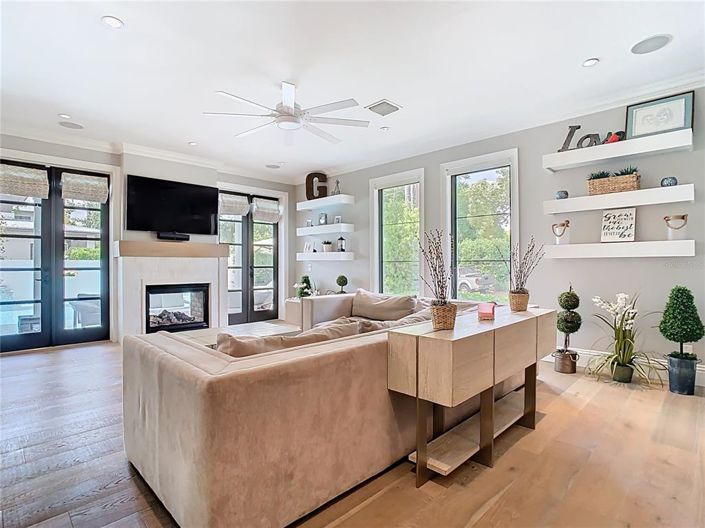 Image No.20-4 Bed Property for sale