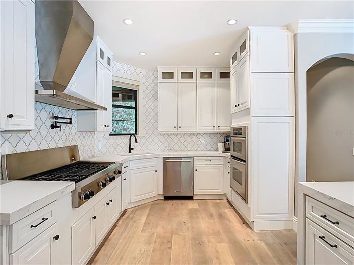 Image No.27-4 Bed Property for sale